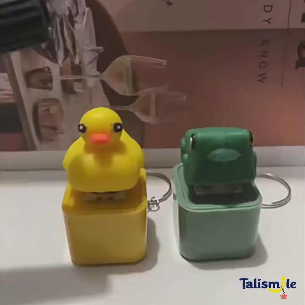 Cute Yellow Duck Clicker Keychain – Light-Up Sound Fidget Toy